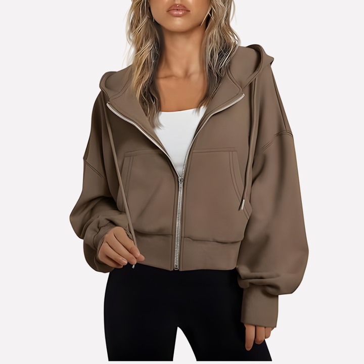 Women's graphic pullover for leisure. Comfortable long sleeve crew neck sweatshirt with an oversized casual fit.