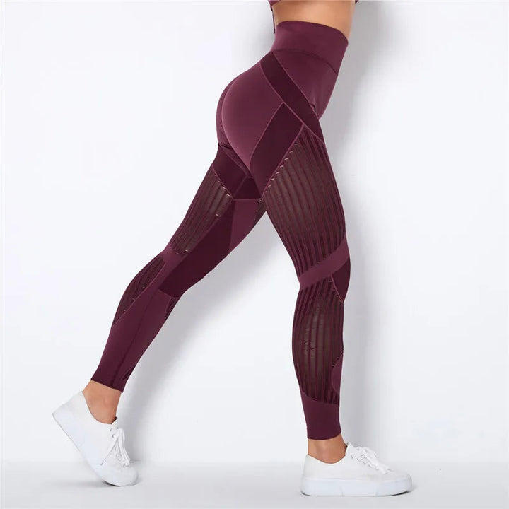 Women's sculpting high-waist seamless leggings in black. Ideal for yoga, gym workouts & activewear comfort.