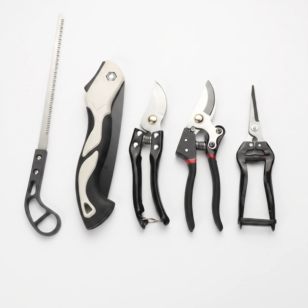Complete 5-piece gardening kit, a robust pruning set with ergonomic garden tools for precise trimming.