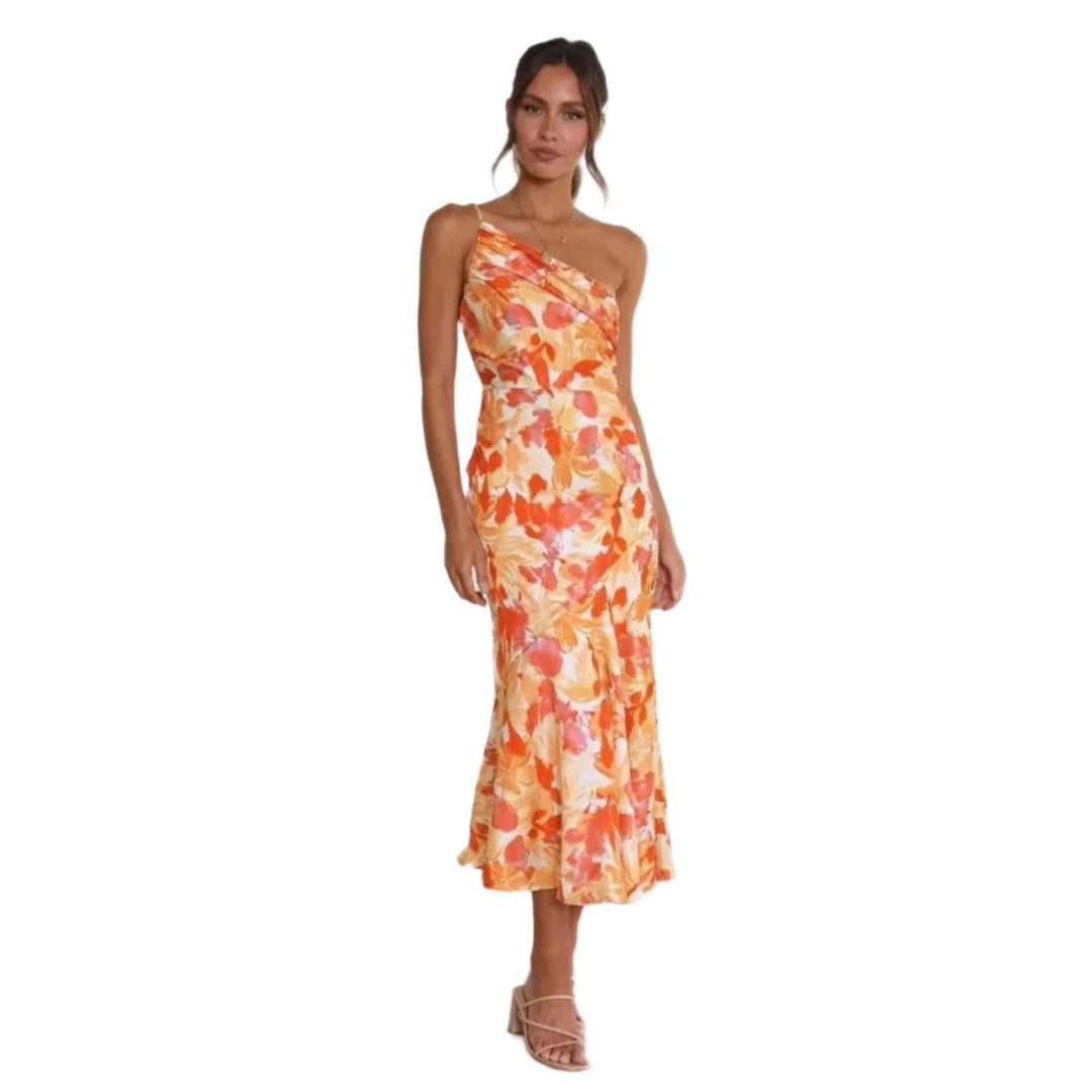 Chic women's asymmetric midi dress in a beautiful floral print, ideal for elegant occasions.