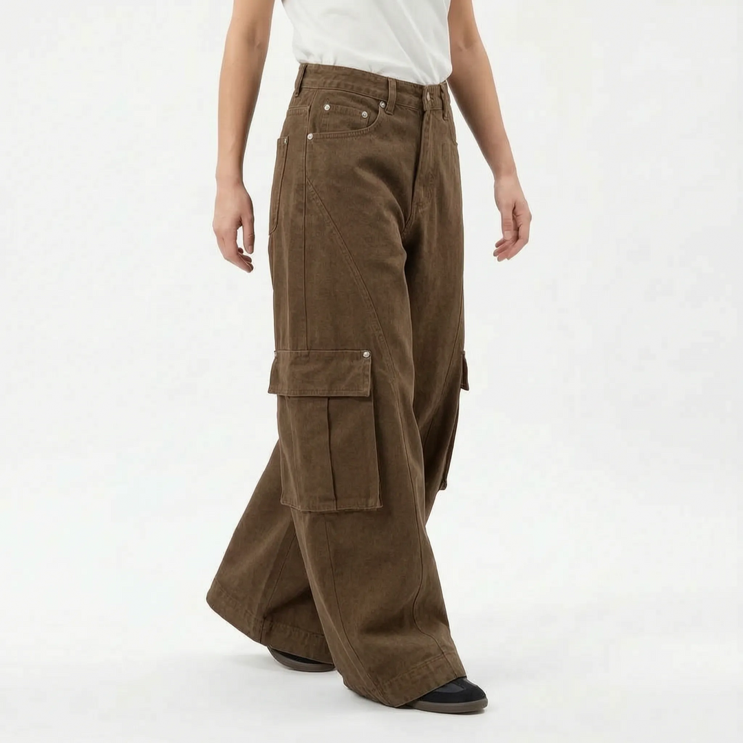 Casual women's baggy wide-leg pants, a trendy streetwear essential with an oversized fit for everyday comfort.