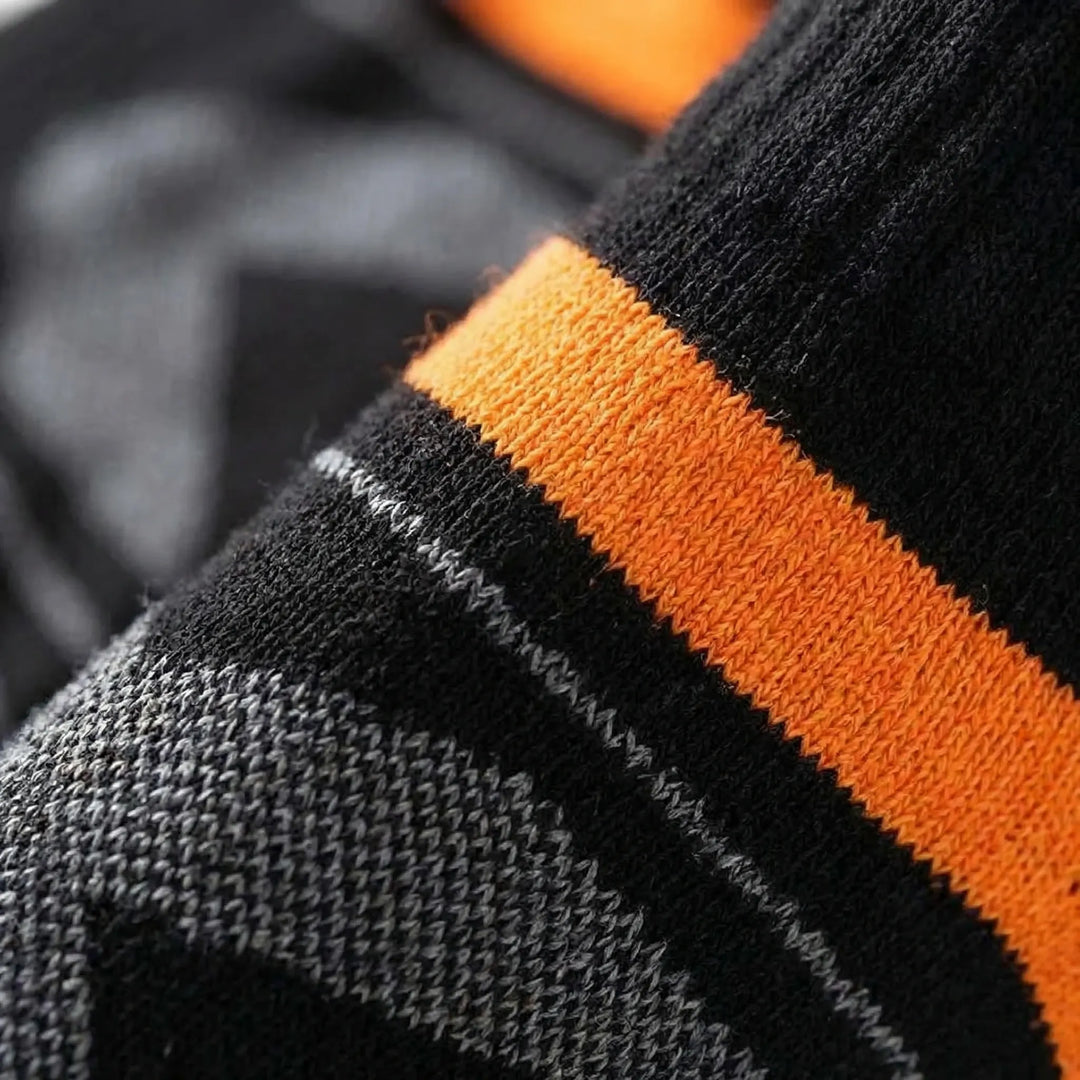 Running & hiking ankle socks for men, featuring performance cushioning & breathability for active comfort.