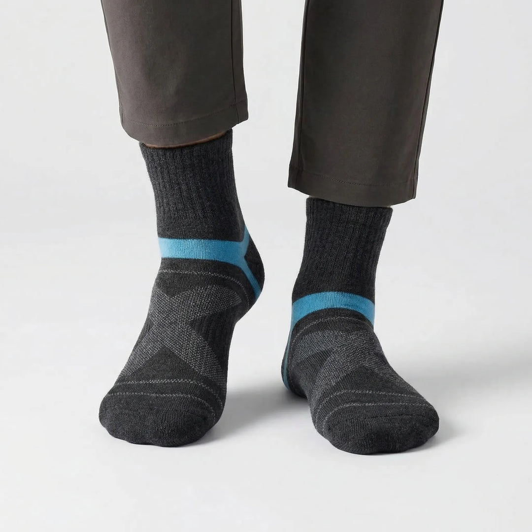 Men's breathable performance ankle socks, cushioned for running, sports, and daily active comfort.