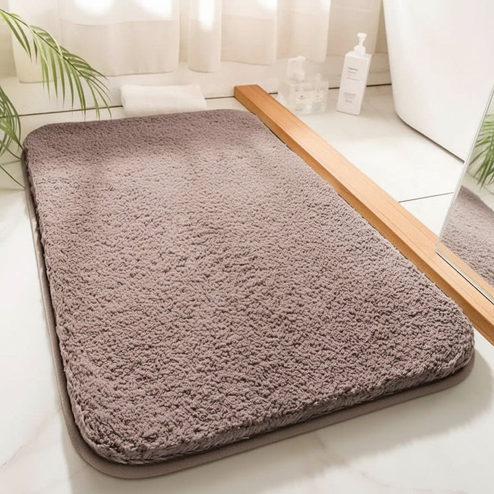 Luxurious unisex microfiber bath mat, super soft & absorbent, enhancing home comfort and bathroom decor.