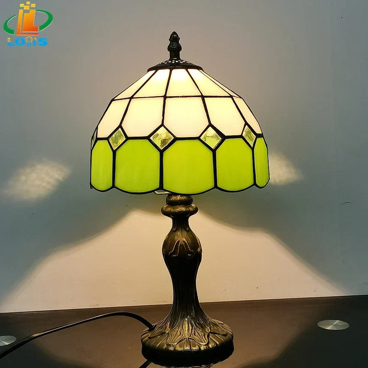 Modern Nordic plaid bedside light for girls' rooms. This colorful table lamp creates a cozy, ambient glow.