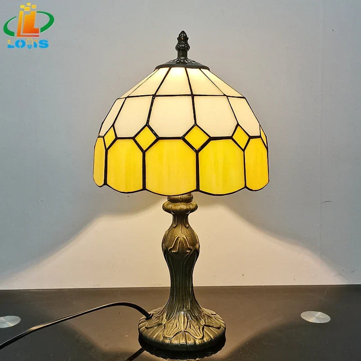 Girls' modern Nordic plaid desk lamp in vibrant colors. A stylish table light perfect for study and room decor.