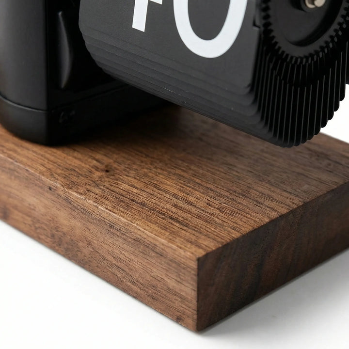 Stylish retro flip desk clock, a unique vintage timepiece for enhancing home or office decor. Silent operation.