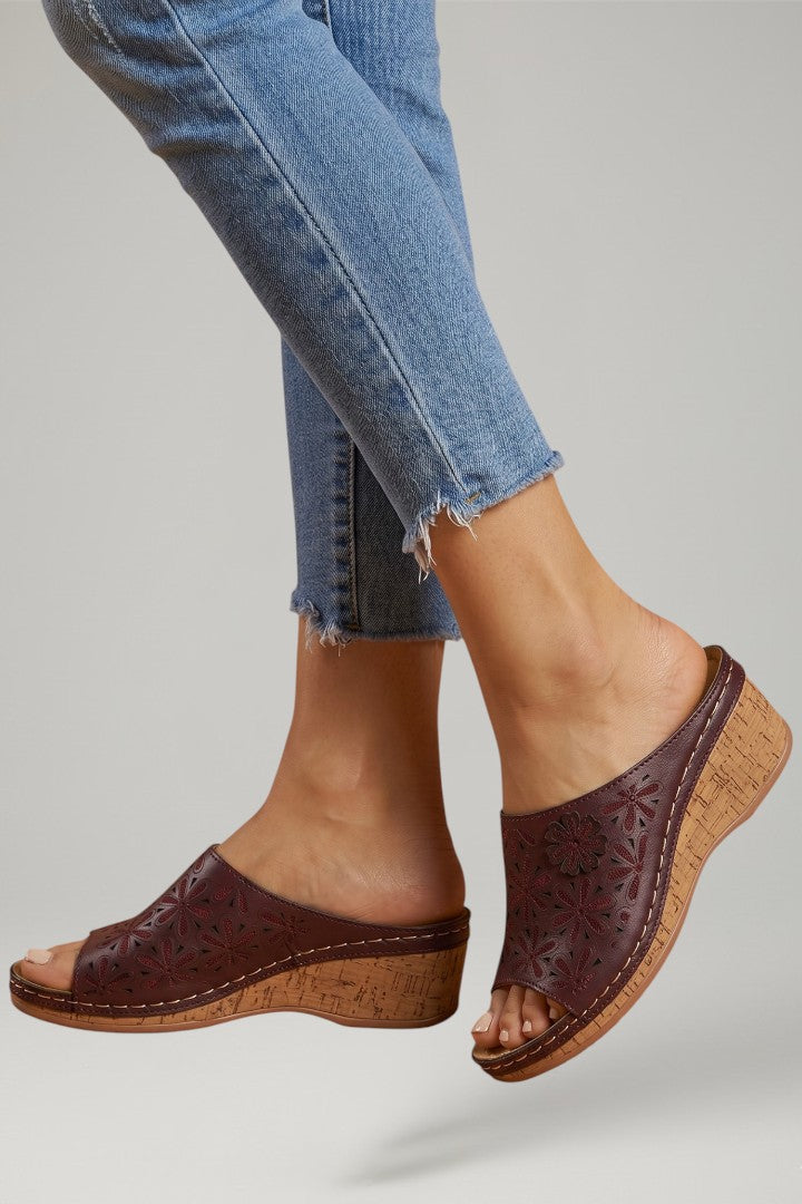 Orthopaedic women's summer sandals designed for foot support, comfort, and active walking.