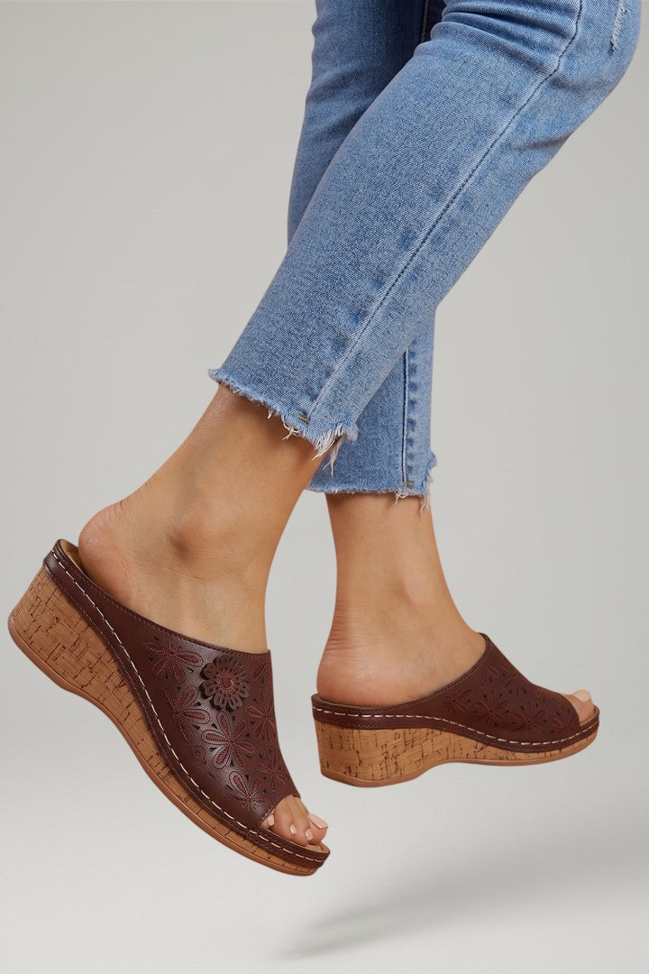 Women's adjustable orthopaedic sandals for therapeutic arch support and comfortable all-day wear.