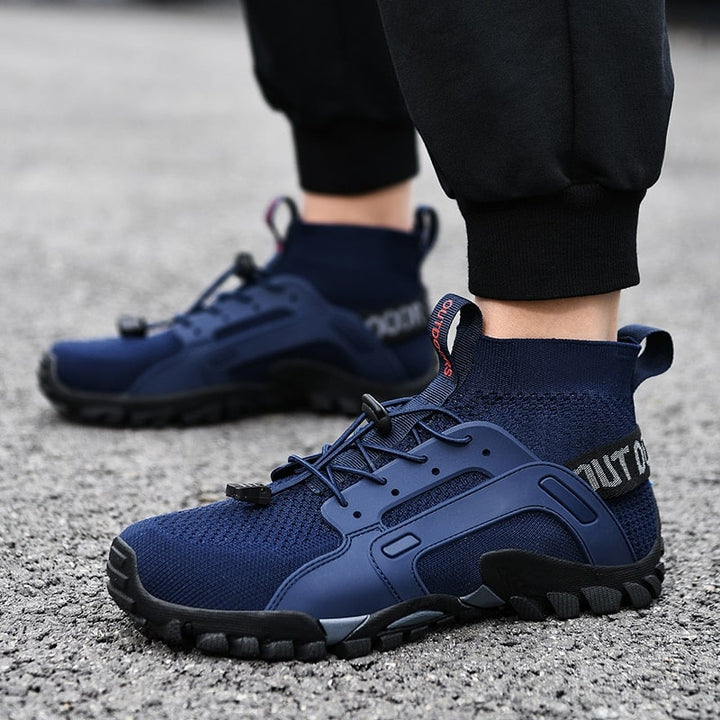 Non-slip men's barefoot sneakers, comfortable & minimalist for daily walking & exercise.