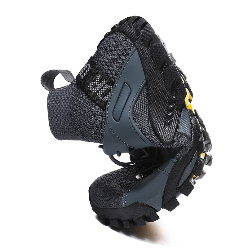 Minimalist men's athletic sock shoes, non-slip, quick-dry for versatile fitness.