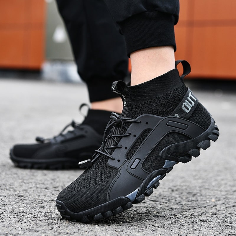Men's flexible barefoot sock shoes, non-slip, lightweight for walking & fitness.