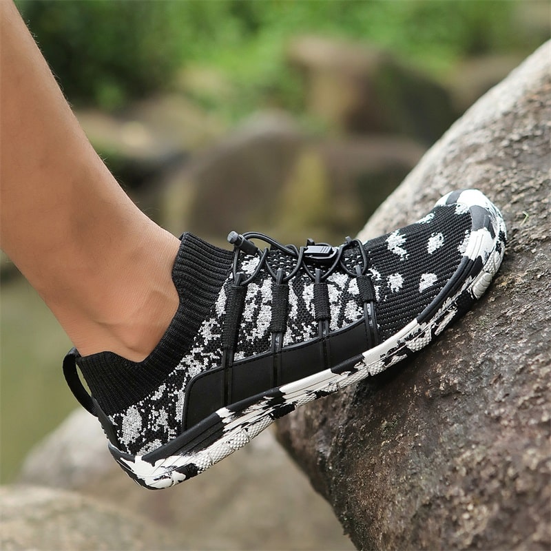 Unisex barefoot sports shoes with non-slip sole, ideal for enhanced athletic performance.