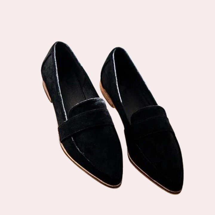 Chic women's pointed toe loafers, perfect for elegant everyday style. Comfortable slip-on flats for versatile fashion.
