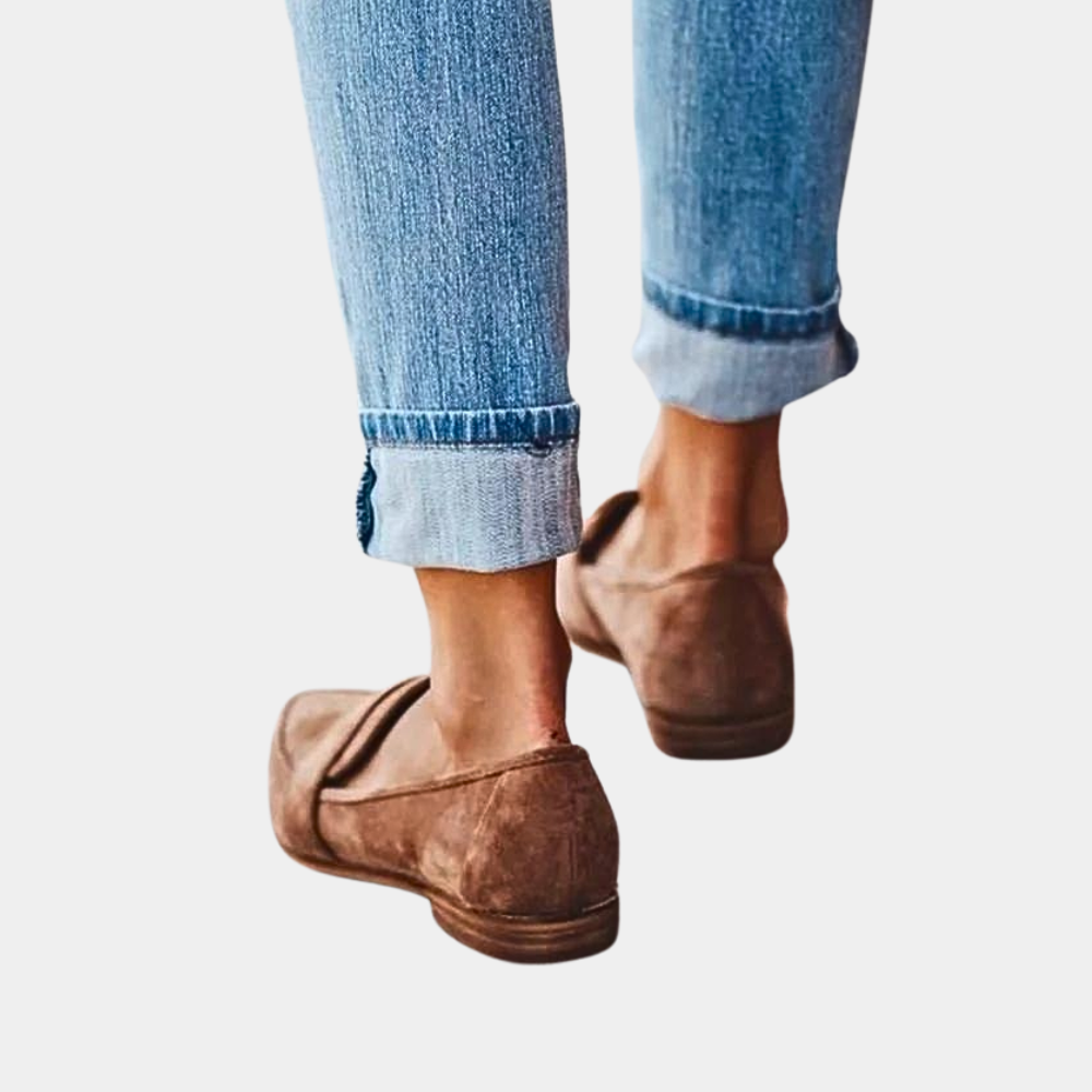 Fashionable women's elegant pointed toe flats. Comfortable slip-on loafers for sophisticated everyday style.