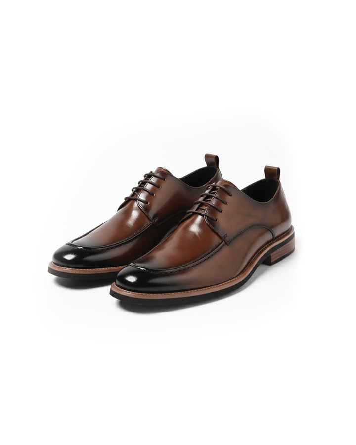 Classic men's dual-tone Oxford dress shoes, perfect for formal business attire & elegant fashion.