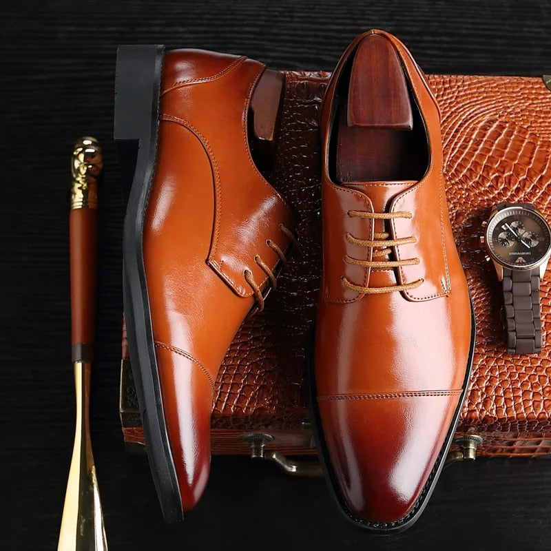 Comfortable men's Oxford dress shoes, perfect for formal events, business meetings, and elegant everyday style.