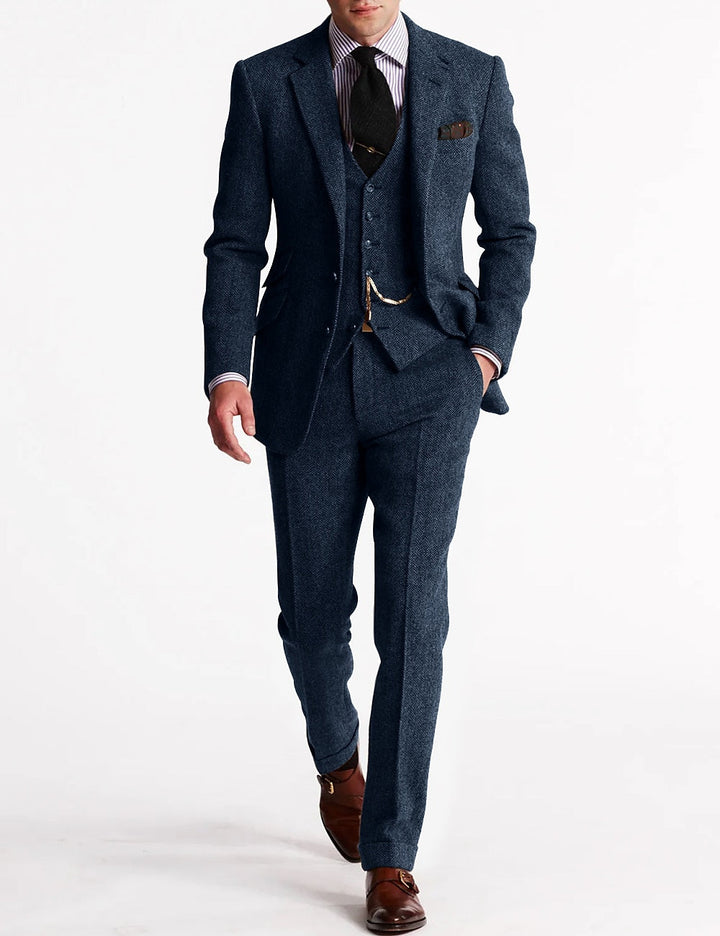 Stylish men's three-piece suit, ideal for professional wear, business meetings, or an elegant wedding guest outfit. Classic.