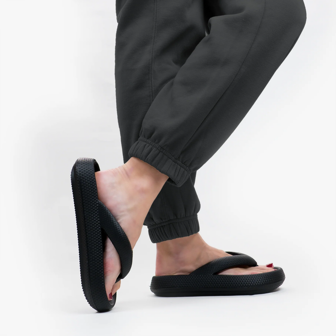 Lightweight & flexible unisex flip flops with non-slip sole, great for summer casual wear.