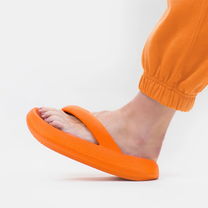 Non-slip Cloud Soft flip flops for ultimate comfort. Perfect house slippers & summer shoes.