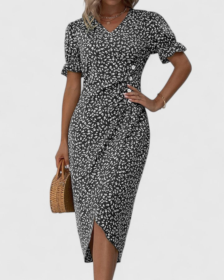 Flattering, lightweight women's summer dress, ideal for comfortable casual daywear.