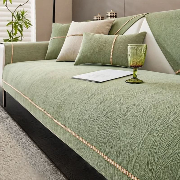 Durable & machine washable non-slip sofa cover, offering reliable furniture protection and easy maintenance.