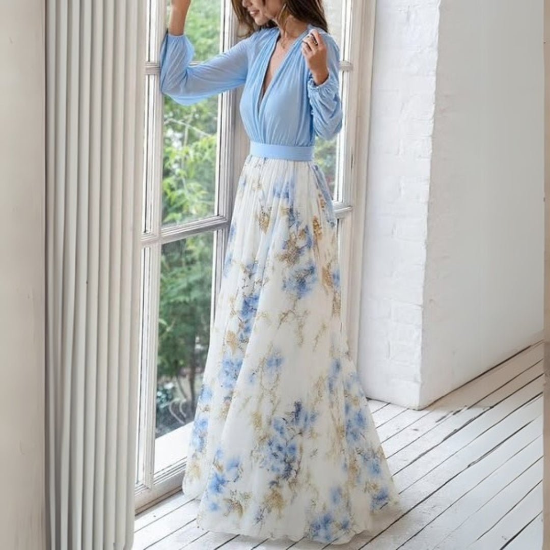 Flowy V-neck maxi dress for women with a beautiful floral print, ideal as a stylish summer and casual dress.