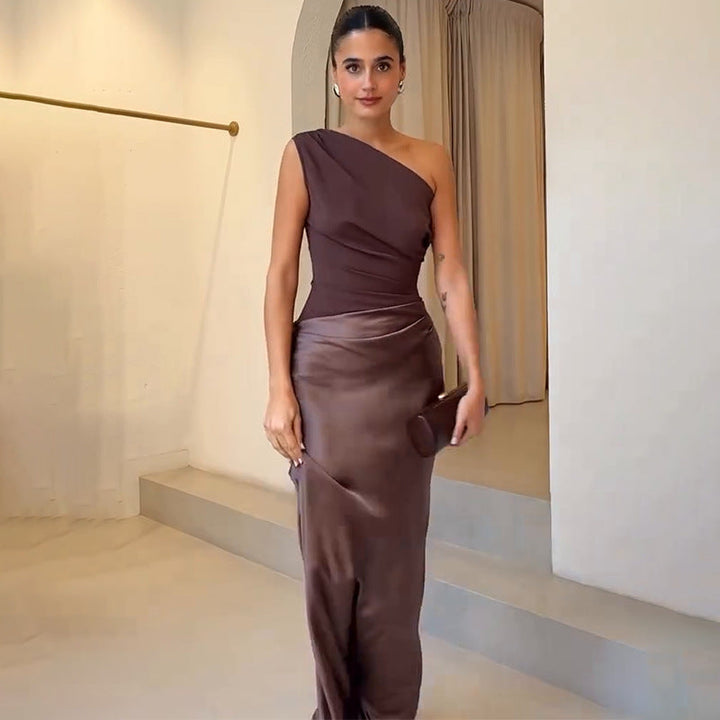 Chic women's one-shoulder long gown, ideal for formal parties and cocktail events