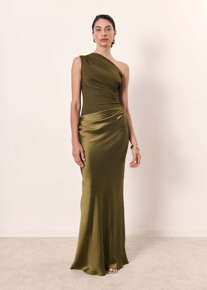 Stunning one-shoulder formal wear for women, a graceful and modern evening gown design