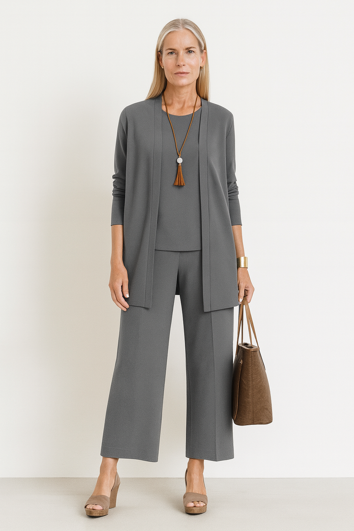 Elegant women's 3-piece pantsuit set. Perfect business casual & smart outfit.