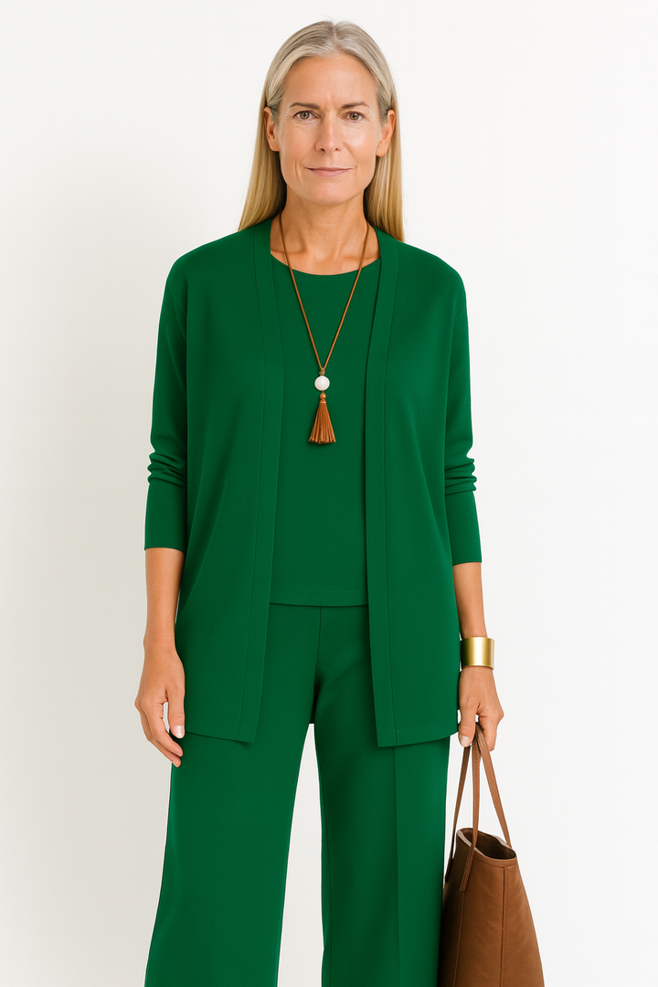 Sophisticated women's 3-piece suit set. A smart casual & elegant outfit for women.