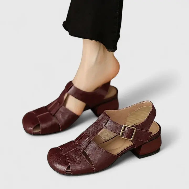 Chic women's block heel sandals with a modern square toe, ideal for elegant fashion and comfortable summer style.