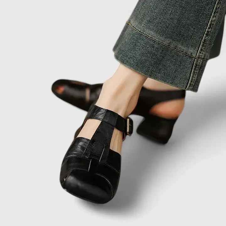 Stylish women's block heel sandals for summer, combining elegant design with comfortable support for fashion-forward looks.