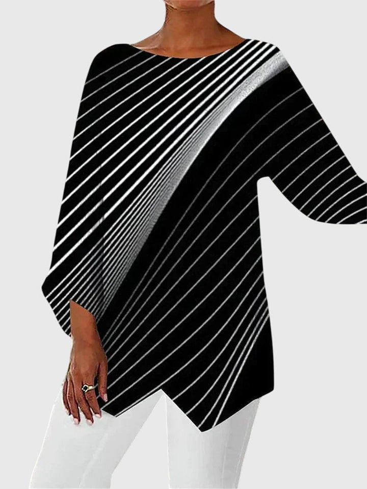 Chic women's crew neck top with a printed design. Perfect for effortless everyday style, comfortable for all seasons.