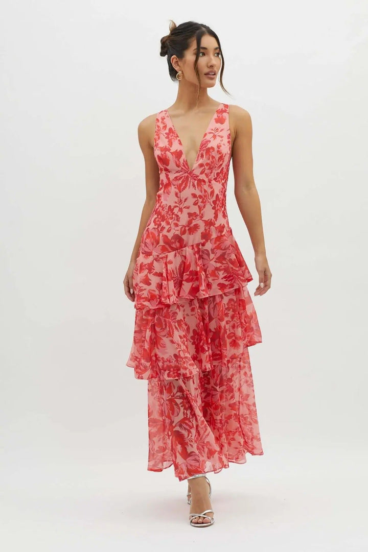 Casual yet elegant women's floral tiered maxi dress, ideal for spring occasions.