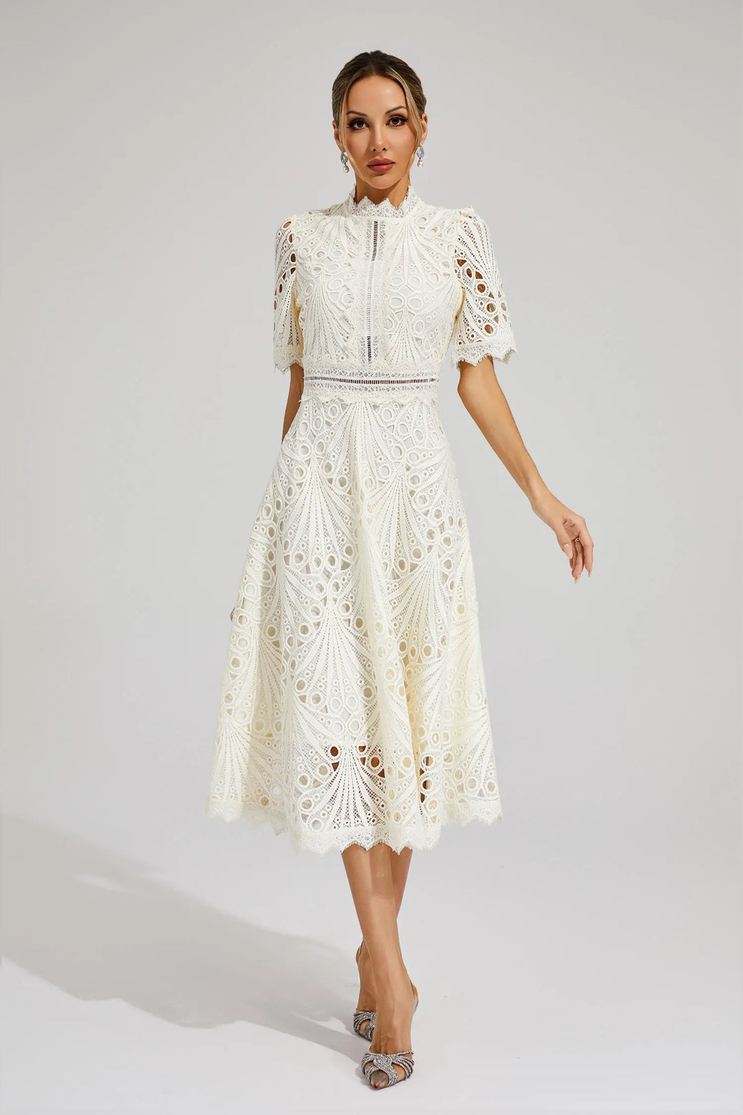 Chic women's formal lace midi dress, ideal for special occasions and parties.
