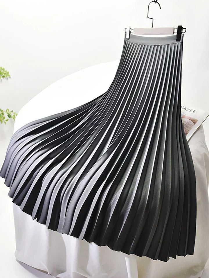 Stylish women's pleated maxi skirt in classic black, a versatile long skirt for spring fashion