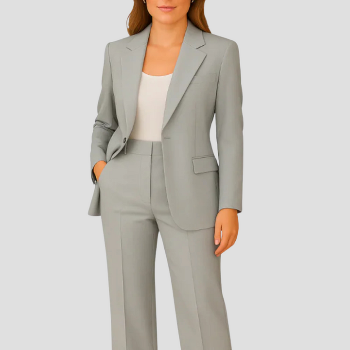 Versatile women's tailored pant suit set. Ideal for formal wear, business meetings, and professional fashion.