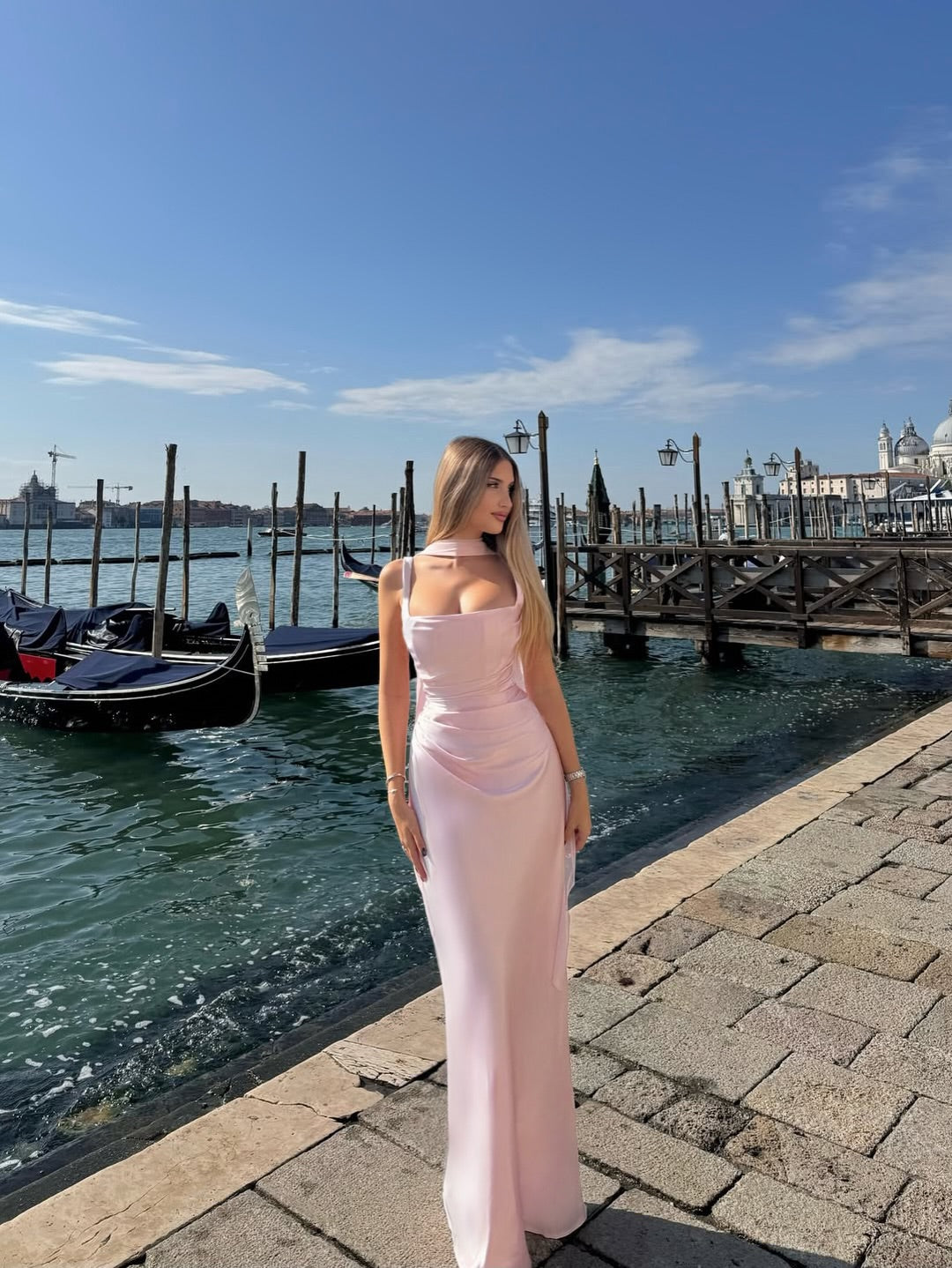 Formal sleeveless maxi dress for women, an elegant choice for wedding guests and evening wear.