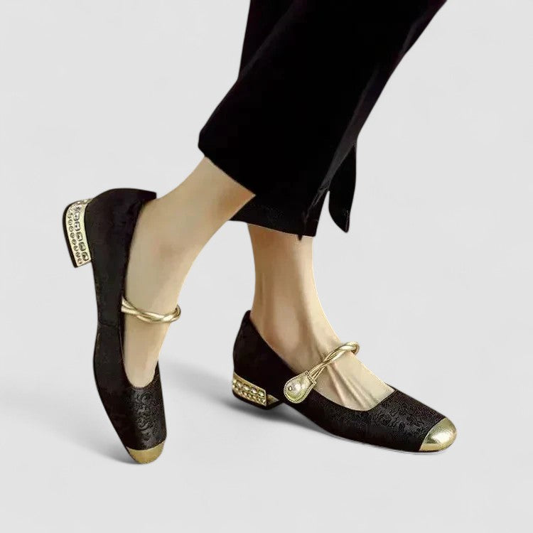 Comfortable women's mid-height block heels with pearl ankle strap for casual wear