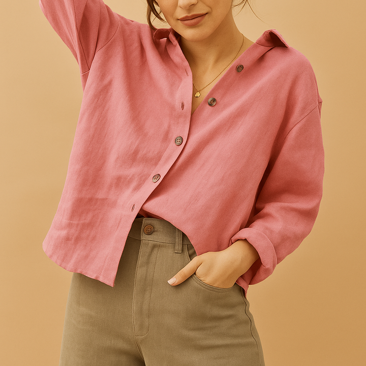 Fitted Harper women's casual blouse, perfect for everyday wear. A versatile and comfortable top for multi-occasion fashion.