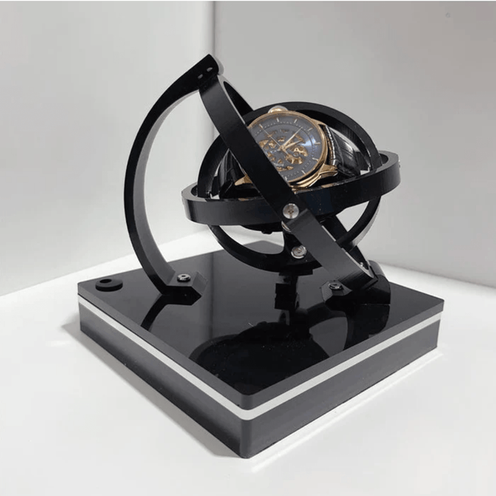 Luxurious automatic watch winder for unisex timepieces, featuring a silent motor and elegant display case.