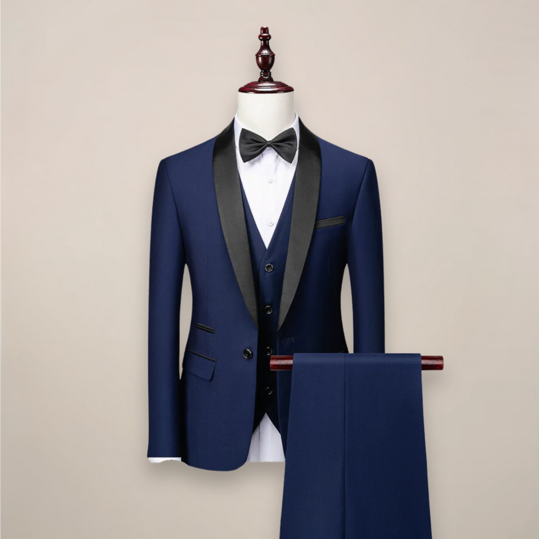 Tailored men's slim fit 3-piece tuxedo with jacket, vest & trousers. Perfect for weddings & formal events.