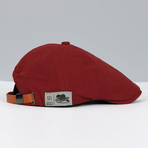 Men's adjustable stylish beret hat, classic headwear for fashion-forward looks. Versatile for casual or elegant styles.