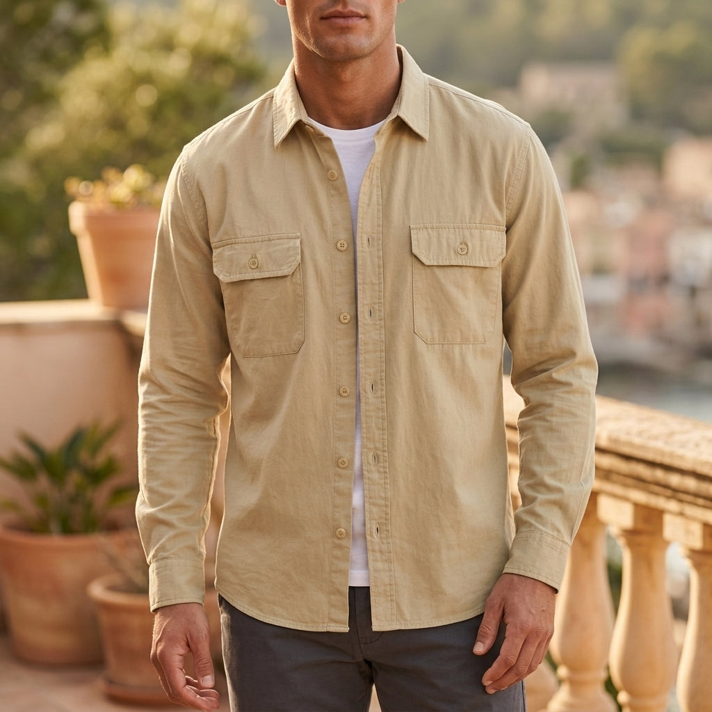 Versatile men's Carver overshirt, perfect for stylish layering. Casual button-up shirt and outerwear.