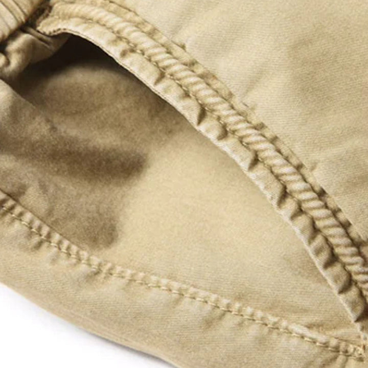 Comfortable men's cargo jogger pants, ideal for everyday casual style.