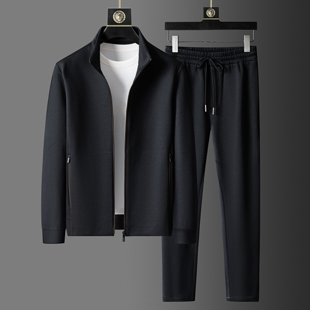 Two-piece men's comfort tracksuit with a casual jacket and pants, ideal for spring or autumn everyday wear.