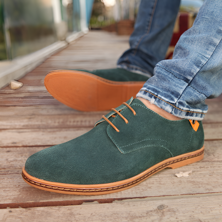 Versatile men's lace-up Derby shoes in dark brown, combining classic design with comfort for any occasion.