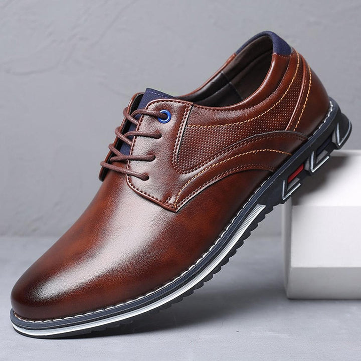 Comfortable men's casual lace-up shoes, ideal for walking, with a durable anti-slip rubber outsole.