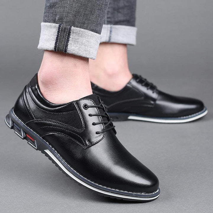 Men's comfort shoes, lace-up type with robust anti-slip features, suitable for various casual occasions.